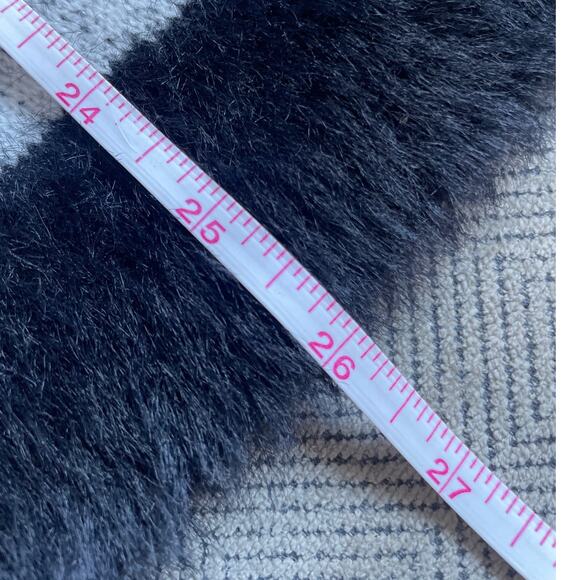 Vince Camuto Black and Gray V-Neck Sweater (Fits like a L) - Picture 10 of 13